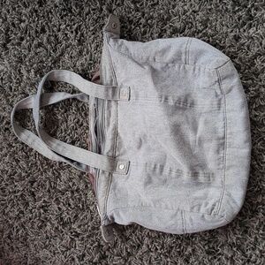 Thirty-one gray tote bag over the shoulder. Double pocketed lots of storage